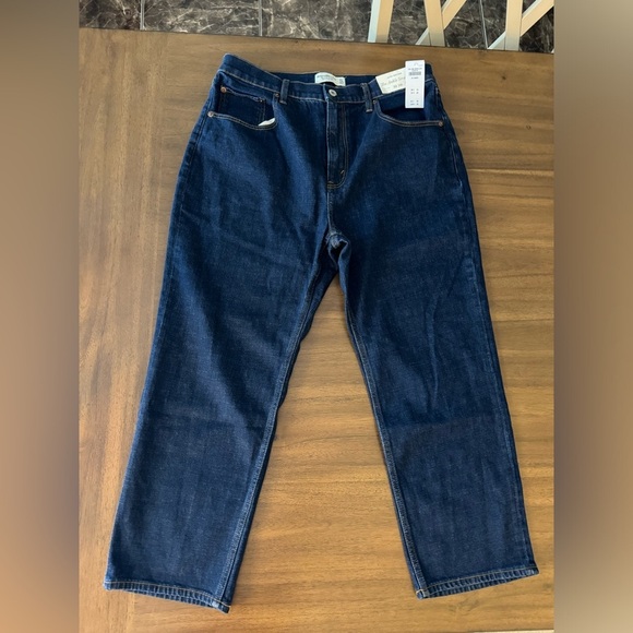 Abercrombie Ankle Straight Ultra HighRise 32 or 14S - Picture 3 of 5